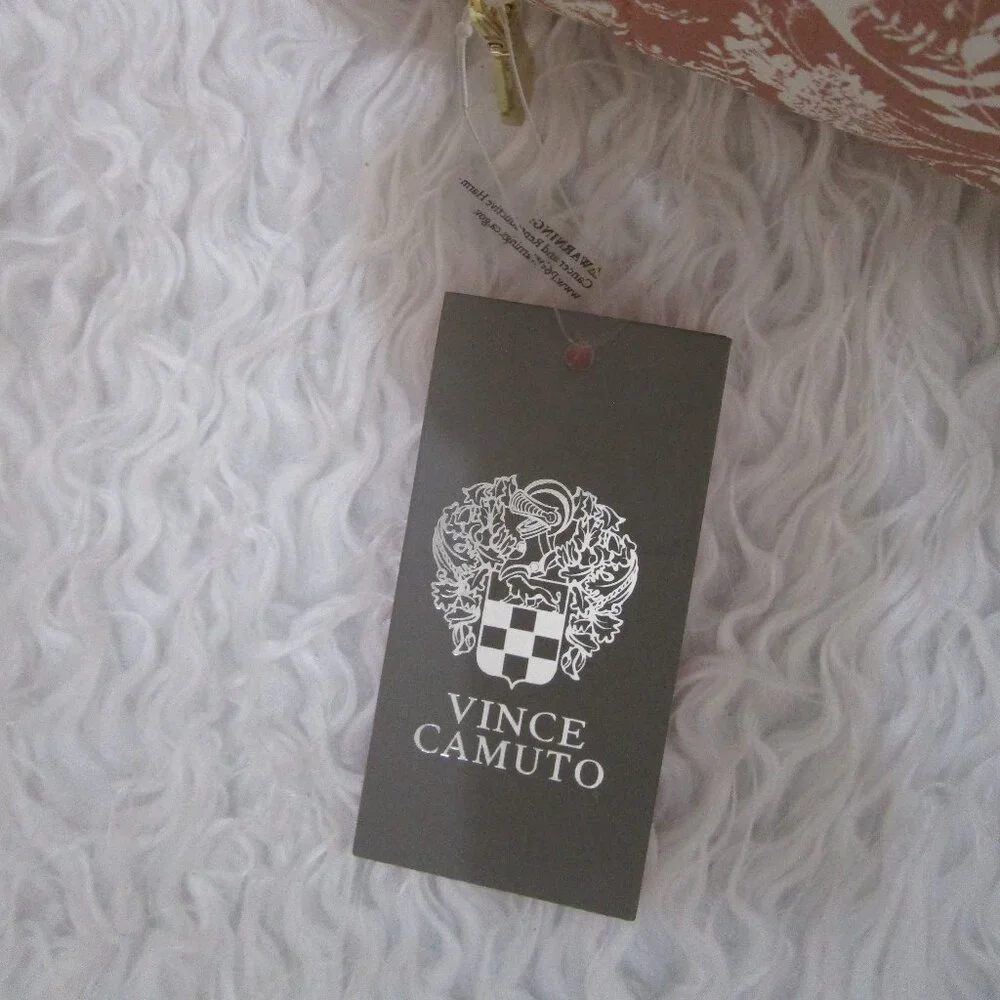 NWT Beautiful Large Vince Camuto Pink and white floral Makeup Bag Pouch 12X6